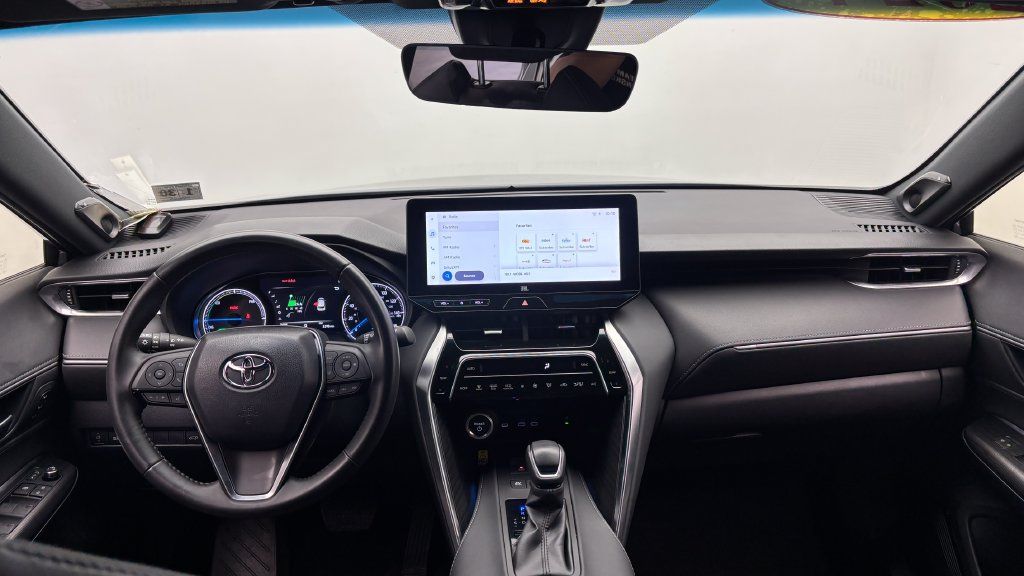 Used 2024 Toyota Venza XLE AWD/4WD image 30