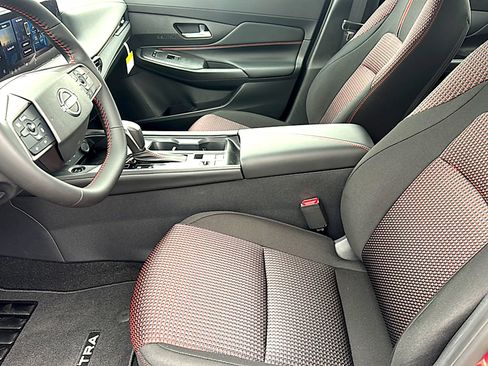 New 2026 Nissan Sentra SR w/ Floor Mat Package FWD image 10