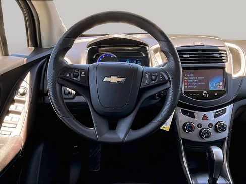 Used 2016 Chevrolet Trax LT AWD/4WD image 5
