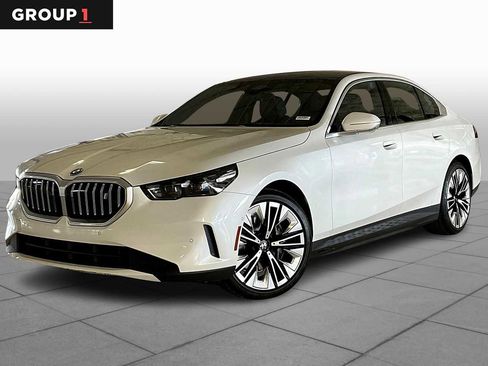 Used 2026 BMW i5 eDrive40 w/ Premium Package image 1