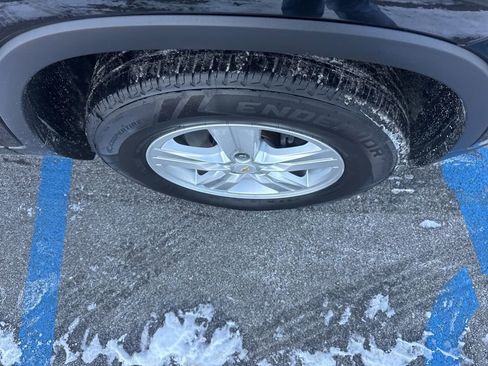 Used 2020 Chevrolet Trax LT w/ LT Convenience Package image 9