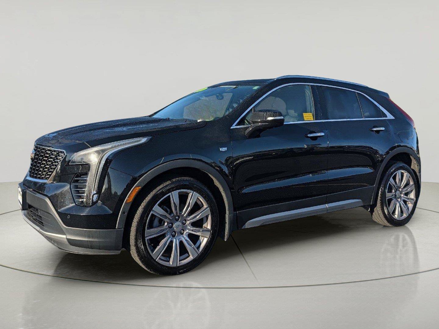 Used 2020 Cadillac XT4 Premium Luxury AWD/4WD image 2