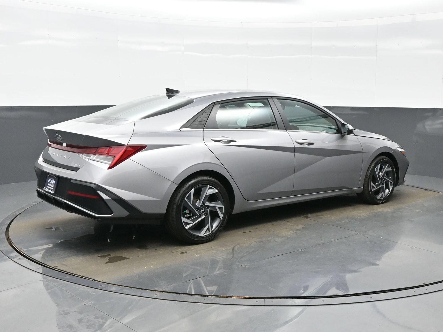 Certified 2025 Hyundai Elantra Limited FWD image 6