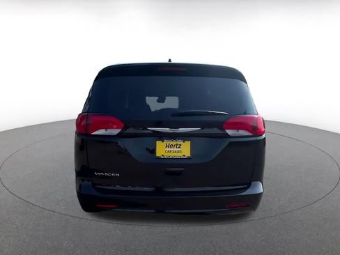 Used 2024 Chrysler Voyager LX FWD image 10