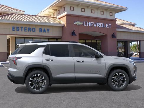 New 2026 Chevrolet Equinox RS w/ Convenience Package III FWD image 5