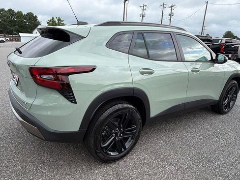 New 2026 Chevrolet Trax ACTIV w/ Sunroof Package FWD image 9