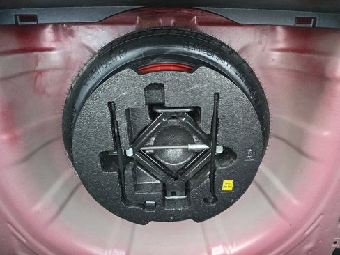 Used 2010 Hyundai Elantra GLS image 32