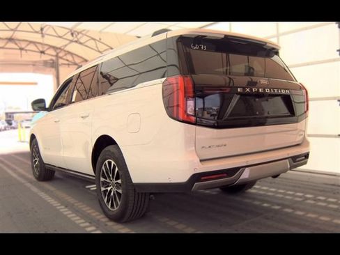 Used 2025 Ford Expedition Max Platinum AWD/4WD image 4