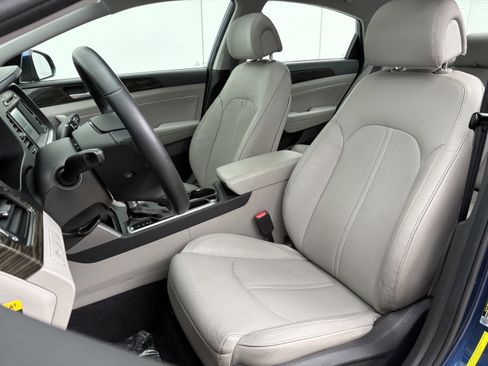 Used 2017 Hyundai Sonata Limited w/ Cargo Package image 10