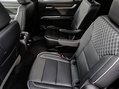 New 2026 GMC Acadia Denali w/ Super Cruise Package image 16