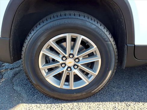 Certified 2023 Chevrolet Traverse LT image 7