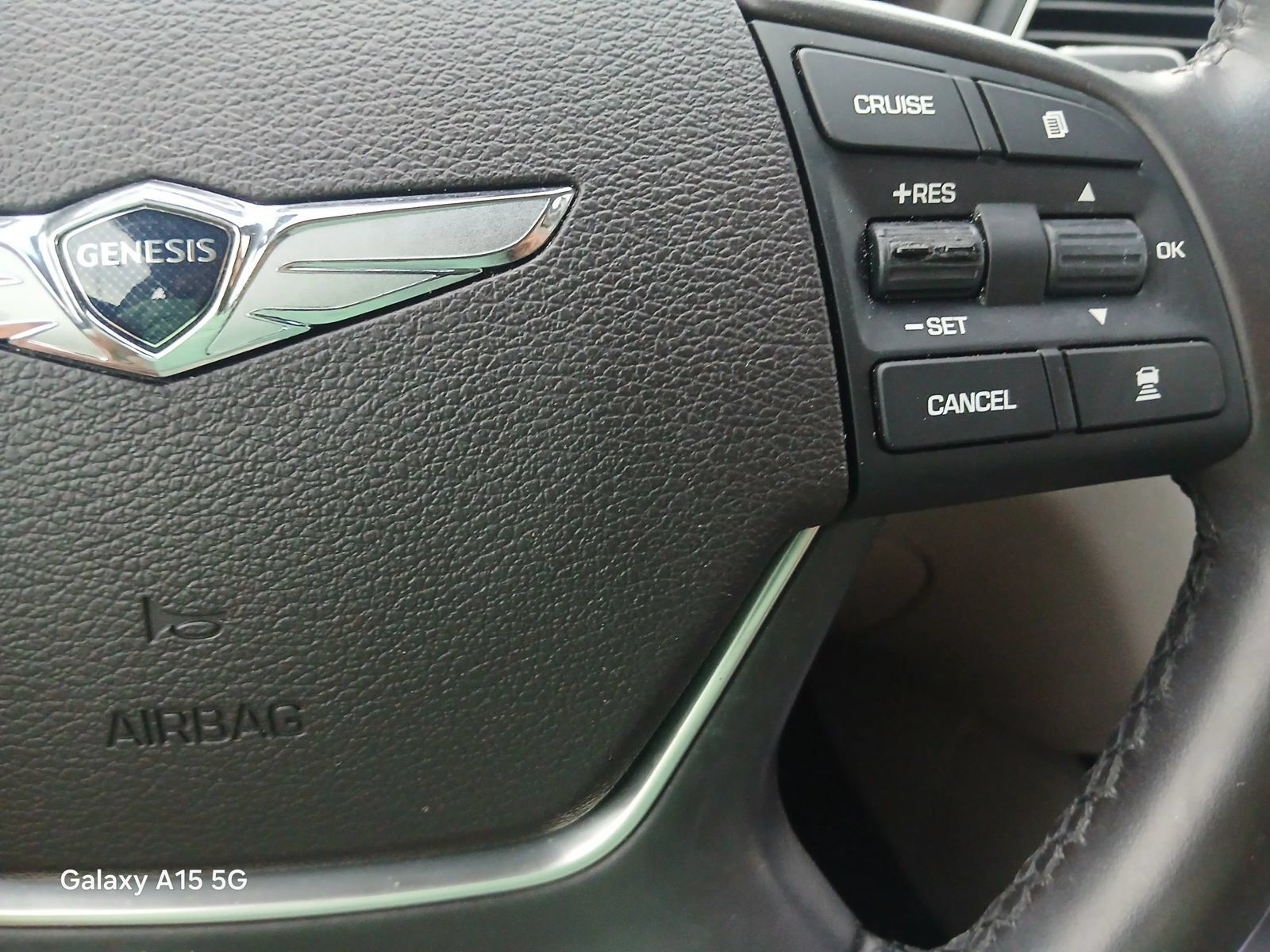 Used 2018 Genesis G80 3.8 RWD image 29