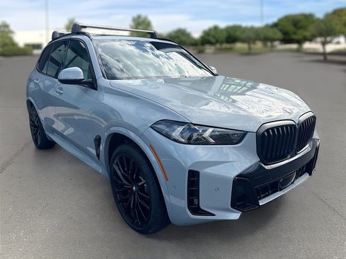 Used 2026 BMW X5 xDrive40i w/ M Sport Package AWD/4WD image 2