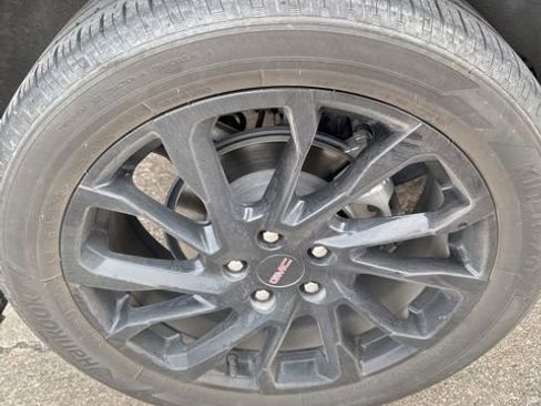 Used 2023 GMC Terrain SLT w/ Elevation Edition image 27