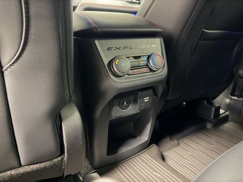 Used 2025 Ford Explorer ST-Line w/ Premium Package image 21