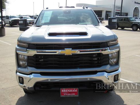 Used 2025 Chevrolet Silverado 3500 LT w/ Safety Package AWD/4WD image 9