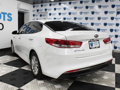 Used 2016 Kia Optima LX image 2