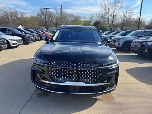 New 2026 Lincoln Nautilus Reserve AWD/4WD image 2