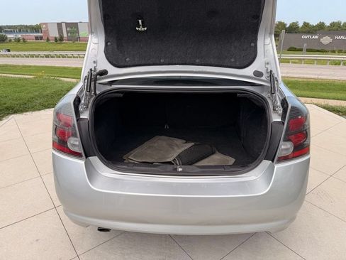 Used 2012 Nissan Sentra 2.0 SR FWD image 5