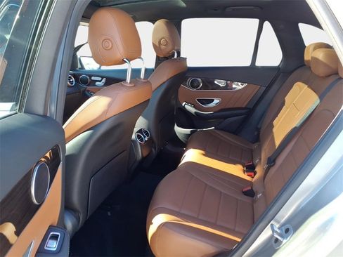 Used 2021 Mercedes-Benz GLC 300 4MATIC image 10