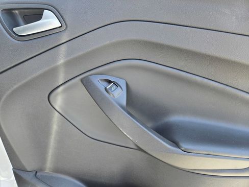 Used 2019 Ford Escape SE FWD image 10