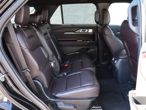 Used 2026 Ford Explorer Platinum AWD/4WD image 33