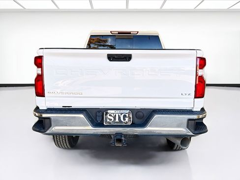Used 2022 Chevrolet Silverado 3500 LTZ w/ LTZ Convenience Package image 5
