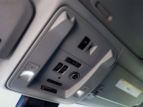 Used 2020 GMC Yukon Denali w/ Open Road Package image 24