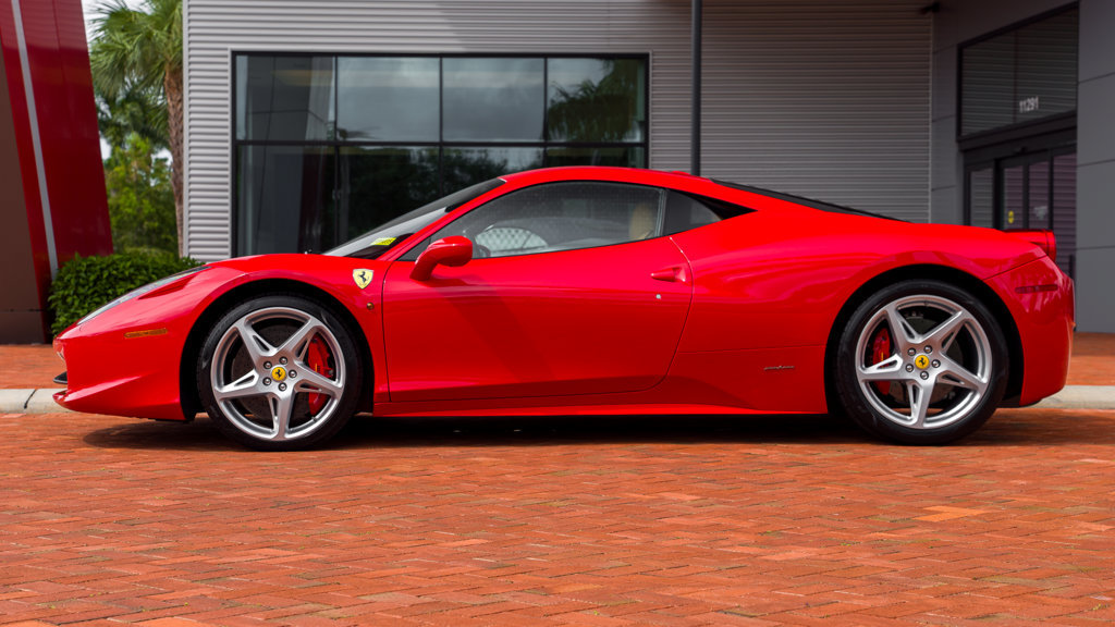 Certified 2013 Ferrari 458 Italia Coupe RWD image 4