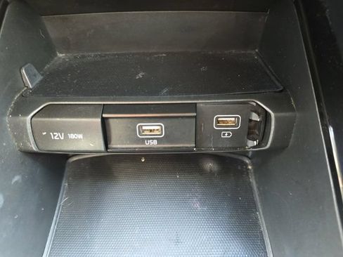Used 2022 Kia Telluride LX AWD/4WD image 6
