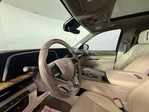 Used 2021 Cadillac Escalade Premium Luxury Platinum AWD/4WD image 7