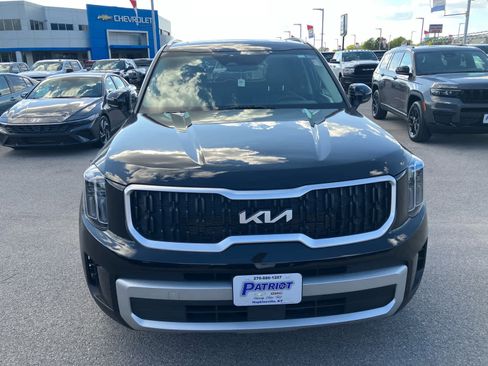 Used 2023 Kia Telluride EX image 2