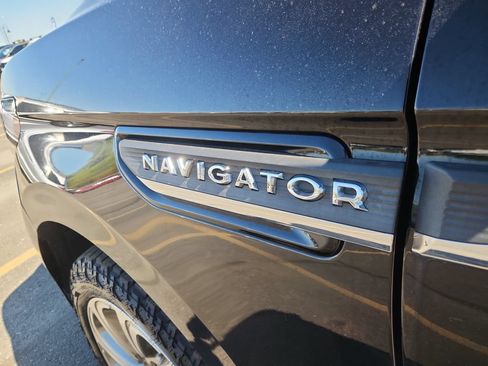 Used 2023 Lincoln Navigator L Reserve AWD/4WD image 19