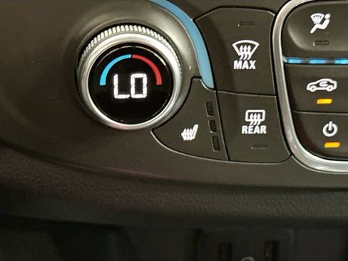Used 2019 Chevrolet Traverse LT FWD image 20
