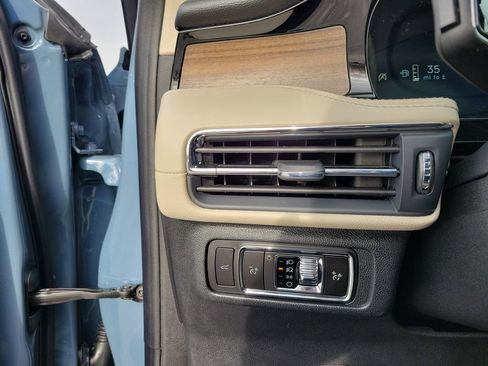 New 2026 Lincoln Corsair Reserve w/ Rear Removable Package Tray image 21