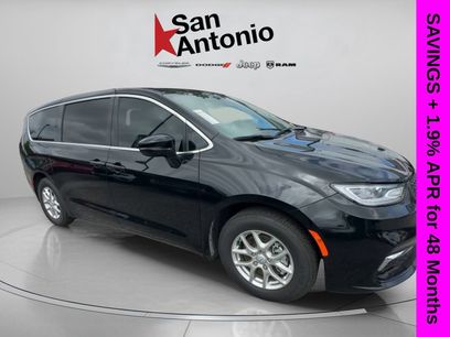 New 2026 Chrysler Pacifica Select