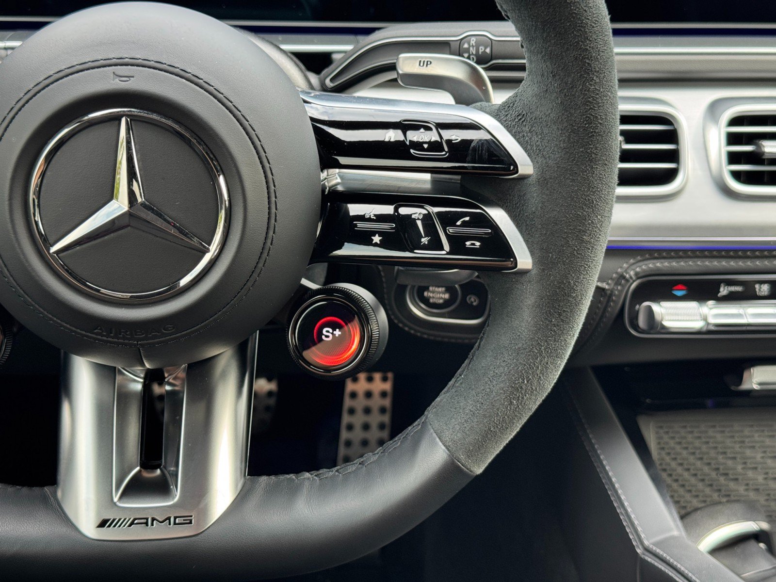 Used 2025 Mercedes-Benz GLS 63 AMG 4MATIC image 26