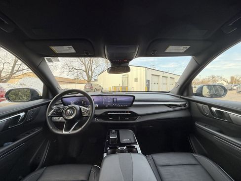 Used 2025 Buick Enclave Sport Touring image 27