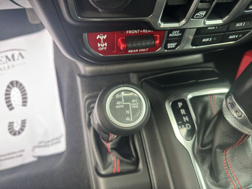 Used 2021 Jeep Gladiator Rubicon w/ Dual Top Group AWD/4WD image 15