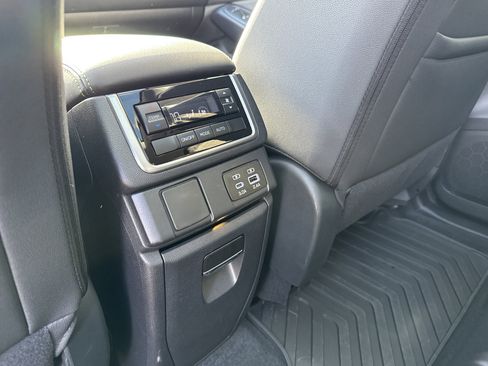 Used 2025 Subaru Ascent Onyx Edition image 35
