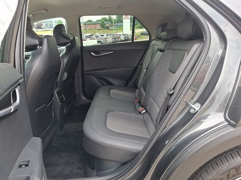Used 2024 Kia Niro EX FWD image 10