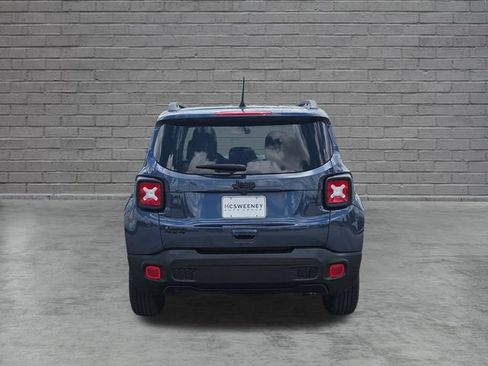 Used 2023 Jeep Renegade Latitude AWD/4WD image 4