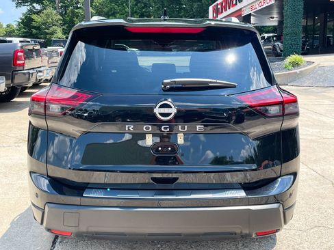 Used 2026 Nissan Rogue SV w/ SV Premium Package FWD image 8