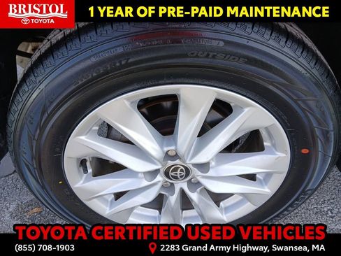 Certified 2022 Toyota Corolla Cross LE image 8