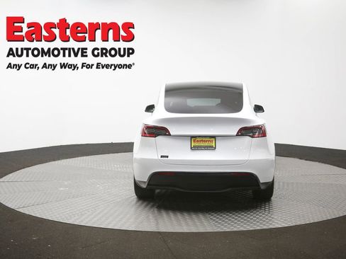 Used 2021 Tesla Model Y Long Range AWD/4WD image 31