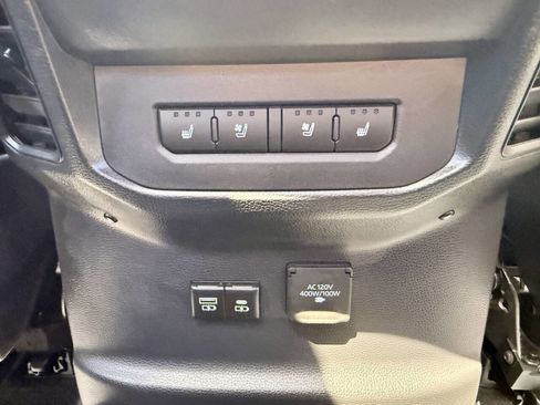 Used 2024 Toyota Tundra Capstone AWD/4WD image 26