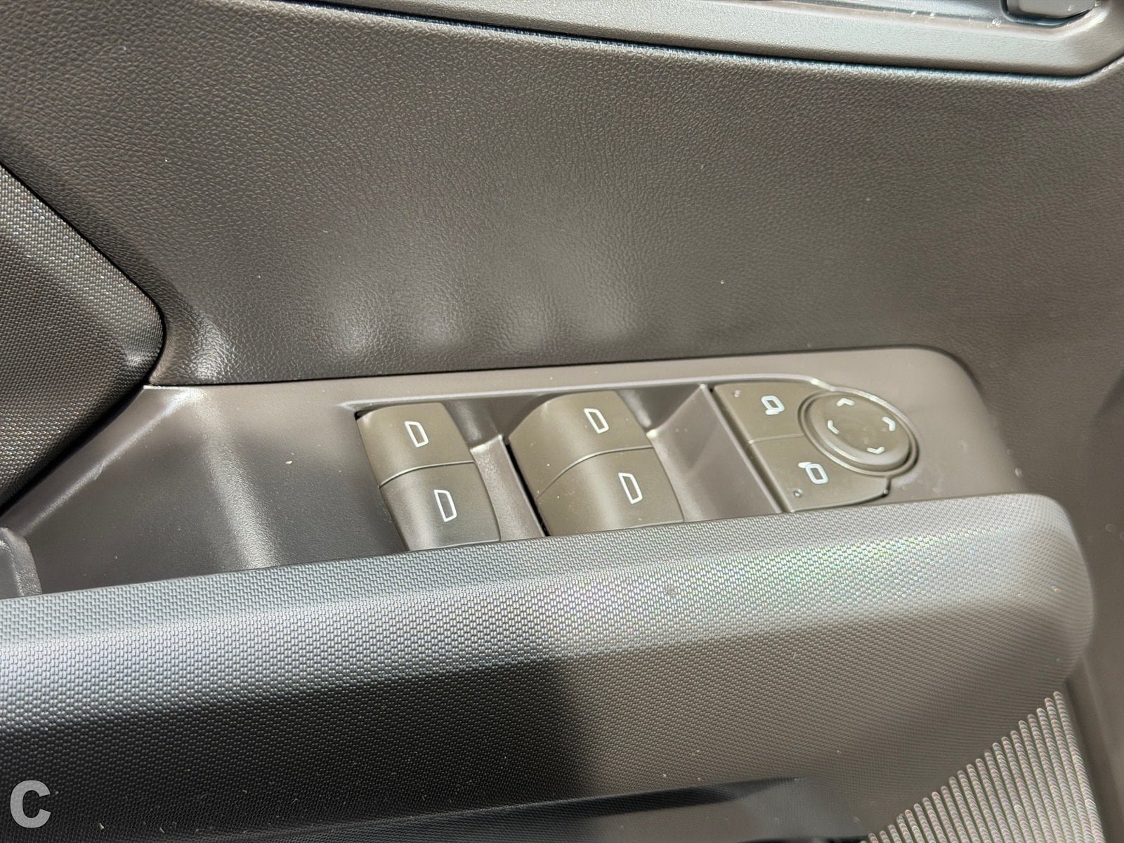 Used 2026 Chevrolet Colorado W/T RWD image 18