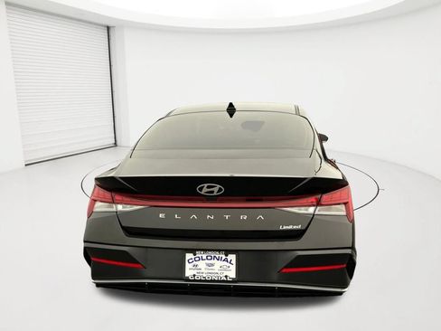 Used 2025 Hyundai Elantra Limited w/ Cargo Package FWD image 6