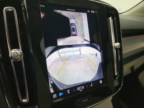 Certified 2024 Volvo XC40 B5 Plus w/ Protection Package Premier image 29