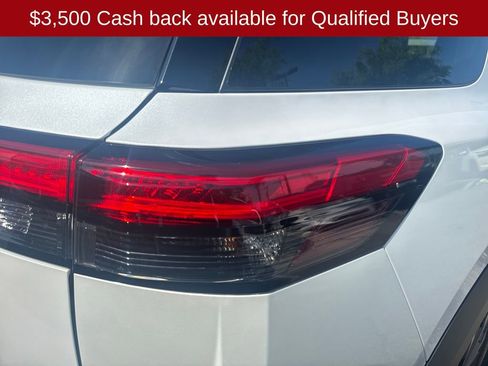 New 2026 Nissan Pathfinder Platinum AWD/4WD image 43